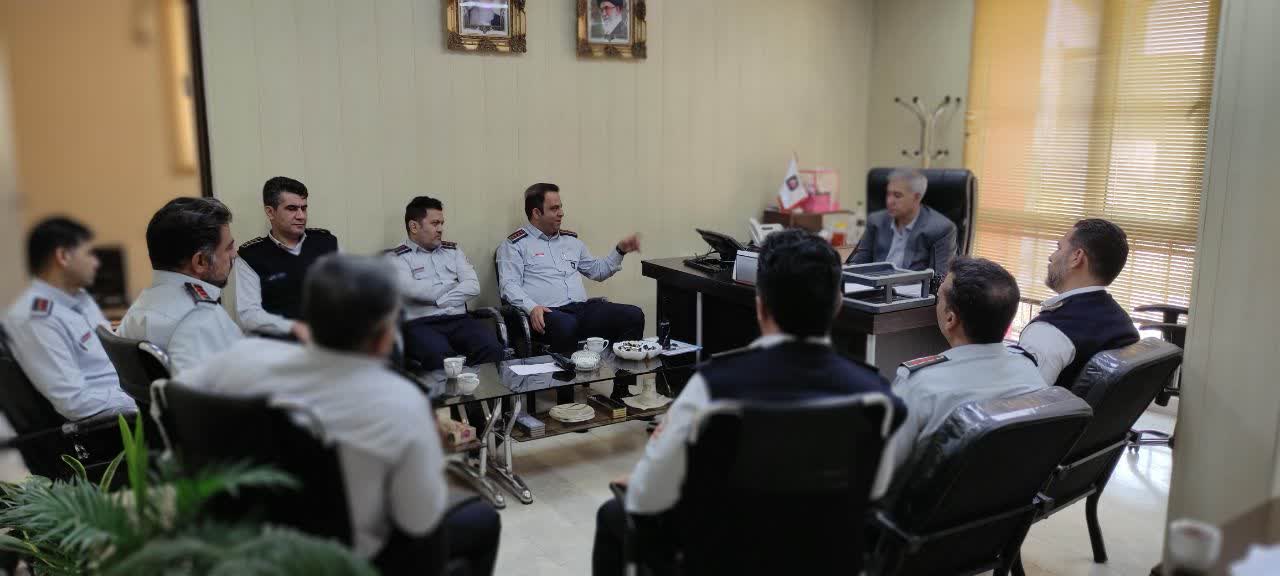 برگزاری نشست هم‌اندیشی برای بررسی مسائل و بهبود روند کاری ایستگاه‌های آتش‌نشانی